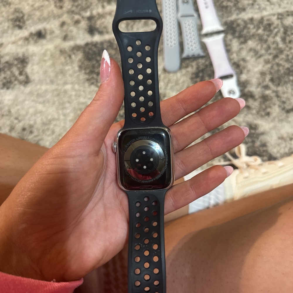 Apple Watch Series 6 44mm with Interchangeable Bands - Picture 3 of 4